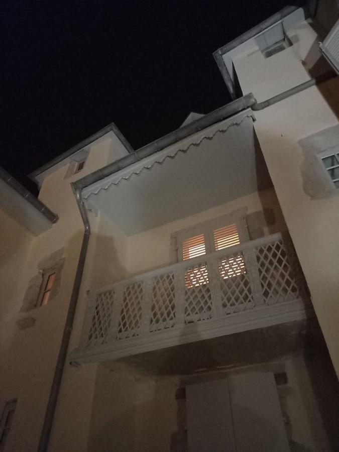 Apartmán Les Meubles Du Colombier Lons-le-Saunier Exteriér fotografie